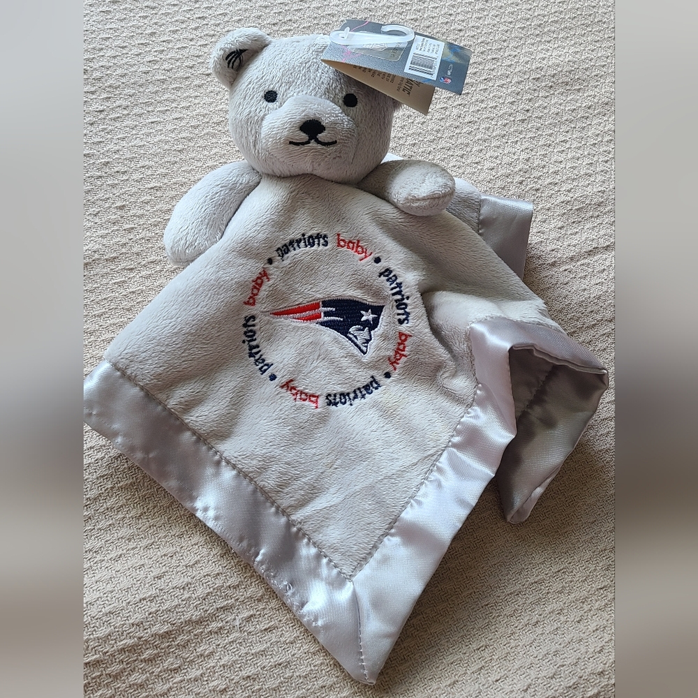 Baby Security Bear Patriots Silver NWT